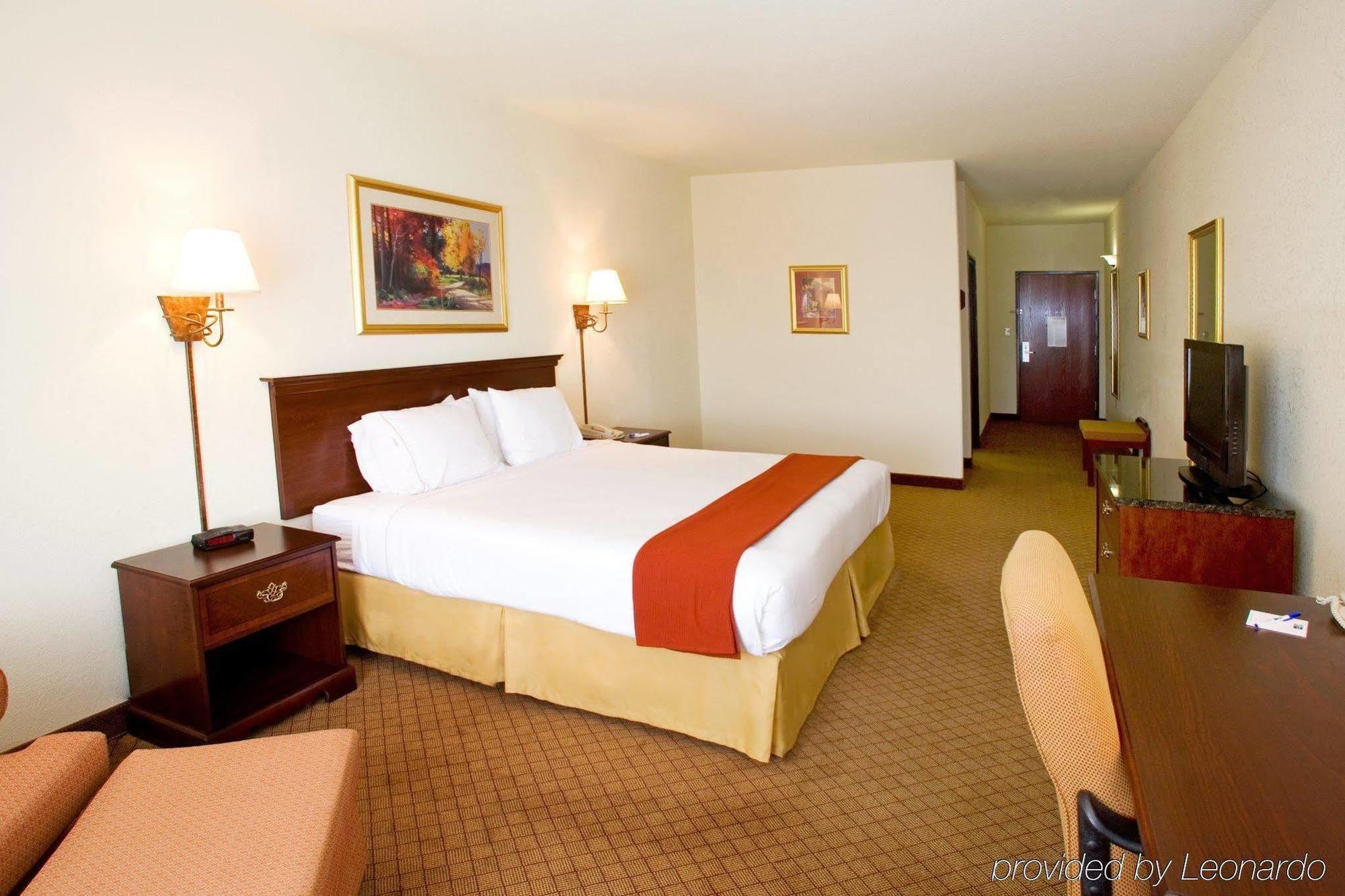 Holiday Inn Express Hotel And Suites Weslaco By Ihg Quarto foto