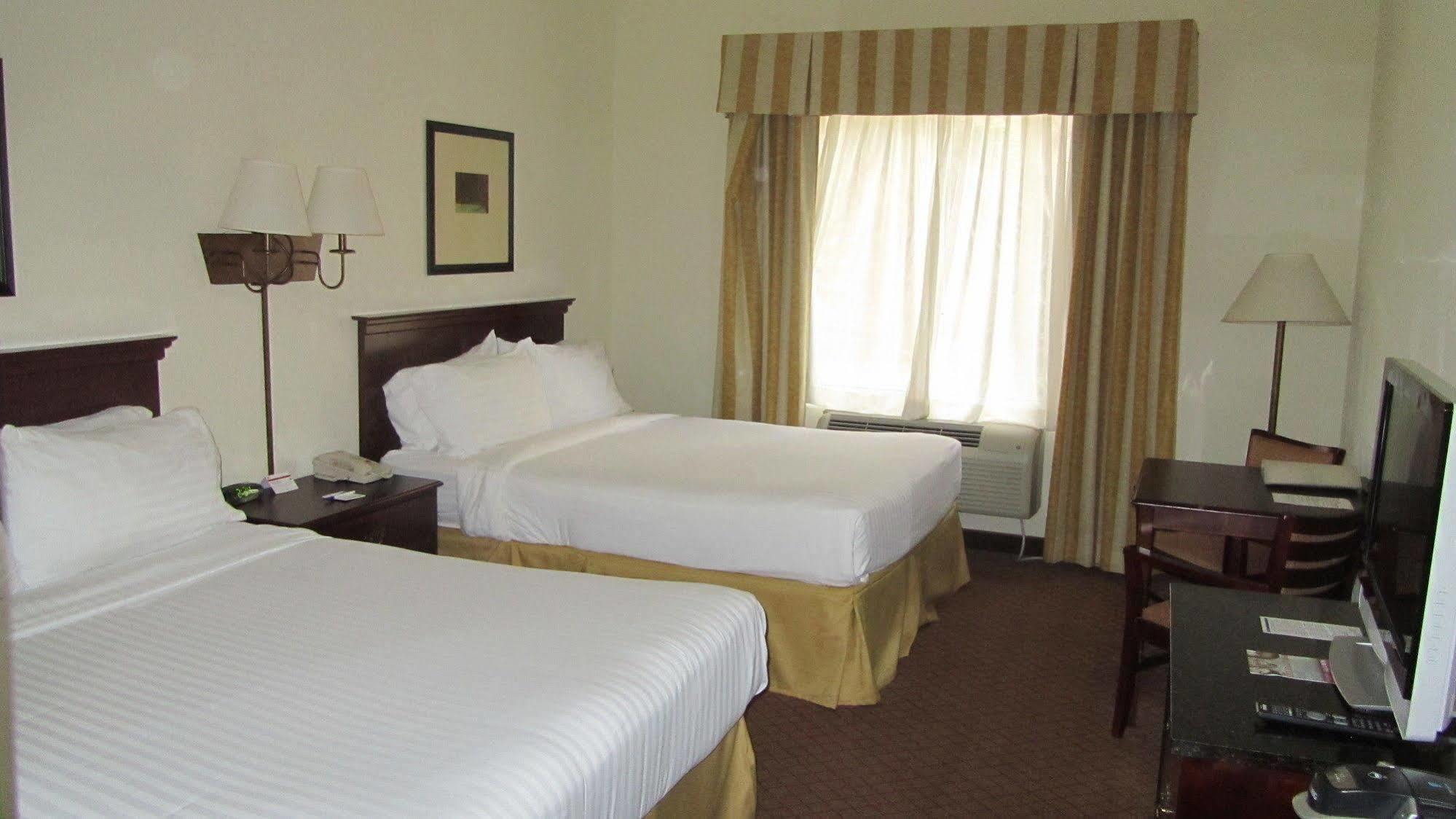 Holiday Inn Express Hotel And Suites Weslaco By Ihg Exterior foto