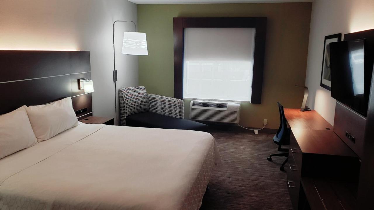 Holiday Inn Express Hotel And Suites Weslaco By Ihg Exterior foto