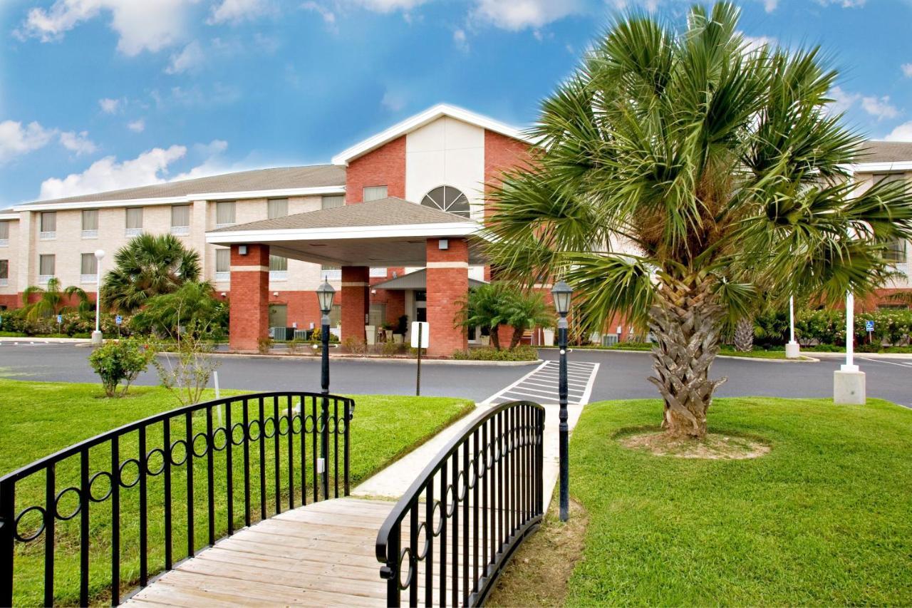 Holiday Inn Express Hotel And Suites Weslaco By Ihg Exterior foto